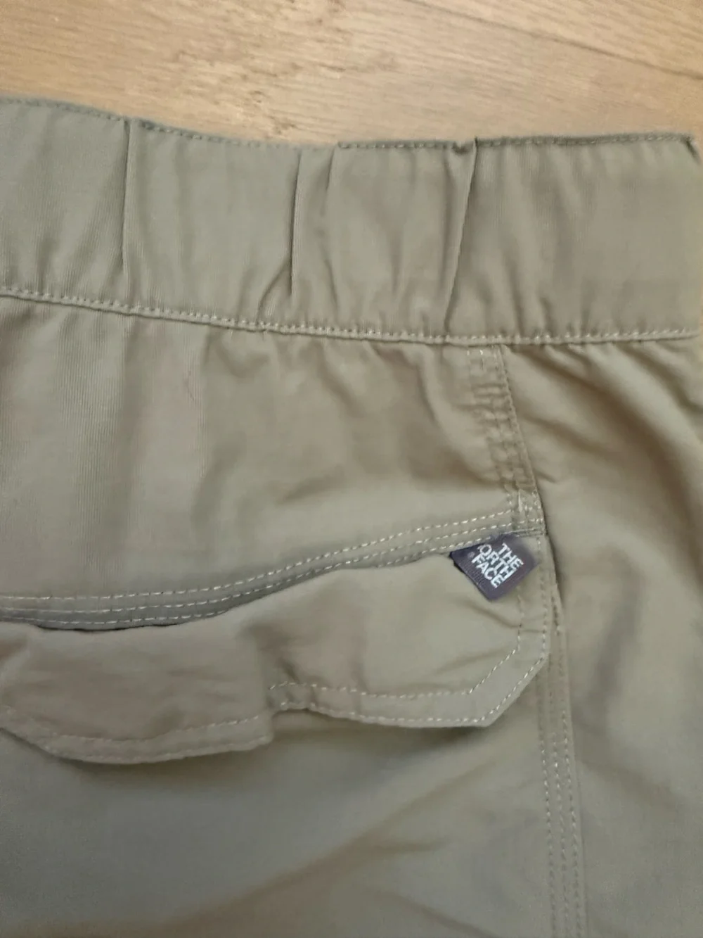 The North Face Men’s Medium Khaki Beige Paramount Convertible Pants Shorts